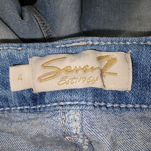 Seven7 frayed hem denim jean shorts size 4 - Picture 5 of 6